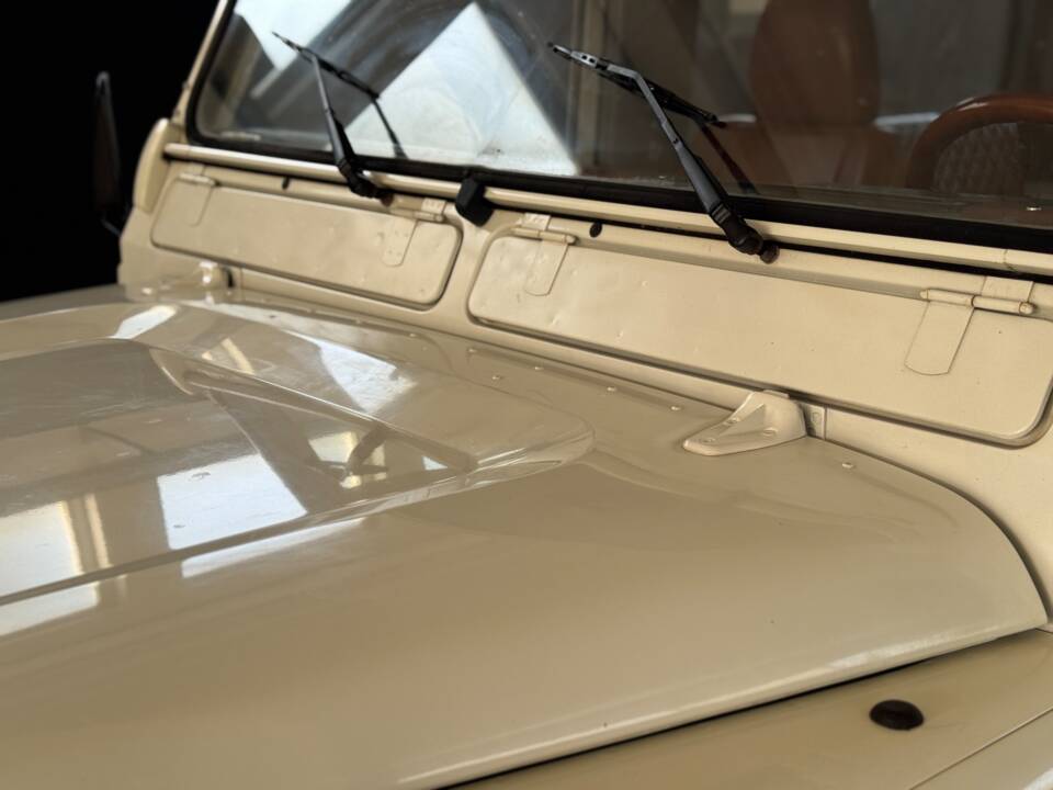 Bild 19/61 von Land Rover Defender 90 Td5 (2000)