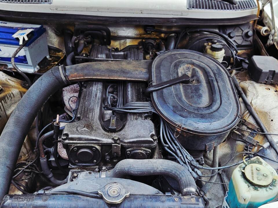 Immagine 16/16 di Mercedes-Benz 280 CE (1977)