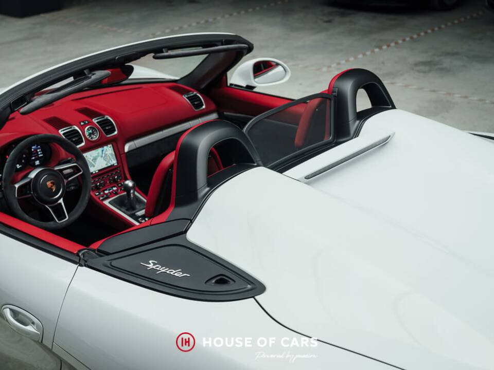 Image 15/25 of Porsche Boxster Spyder (2016)