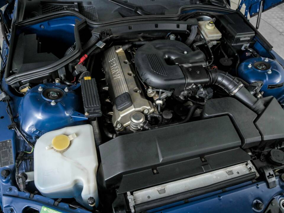 Bild 39/50 von BMW Z3 1.9i (2000)