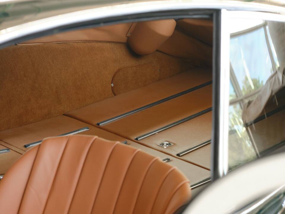 Image 50/50 de Jaguar E-Type (1970)