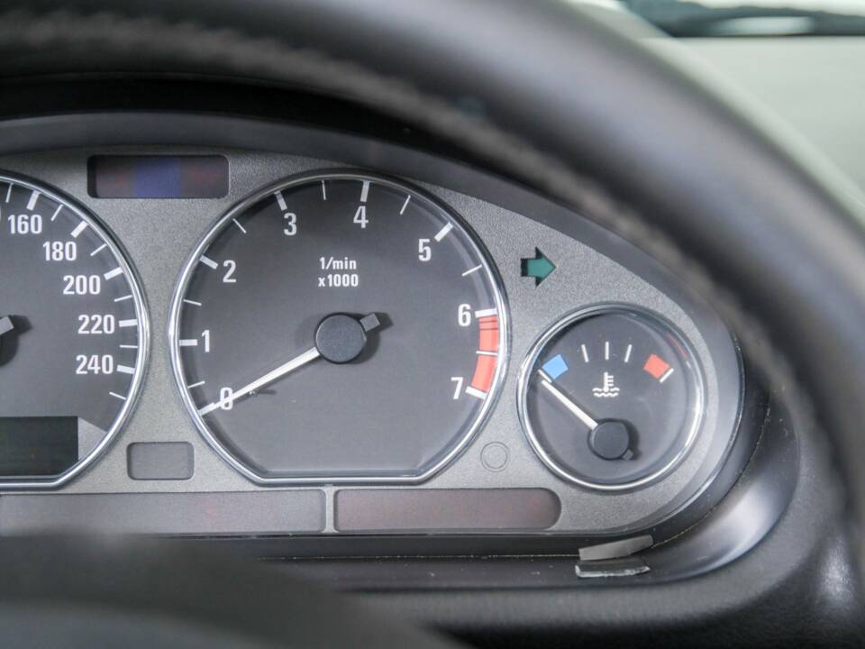 Bild 17/50 von BMW Z3 Roadster 1,8 (1998)