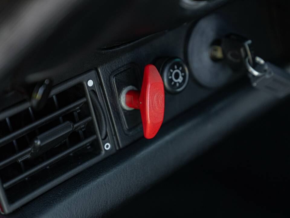 Image 44/50 de Porsche 911 Carrera RS (1991)