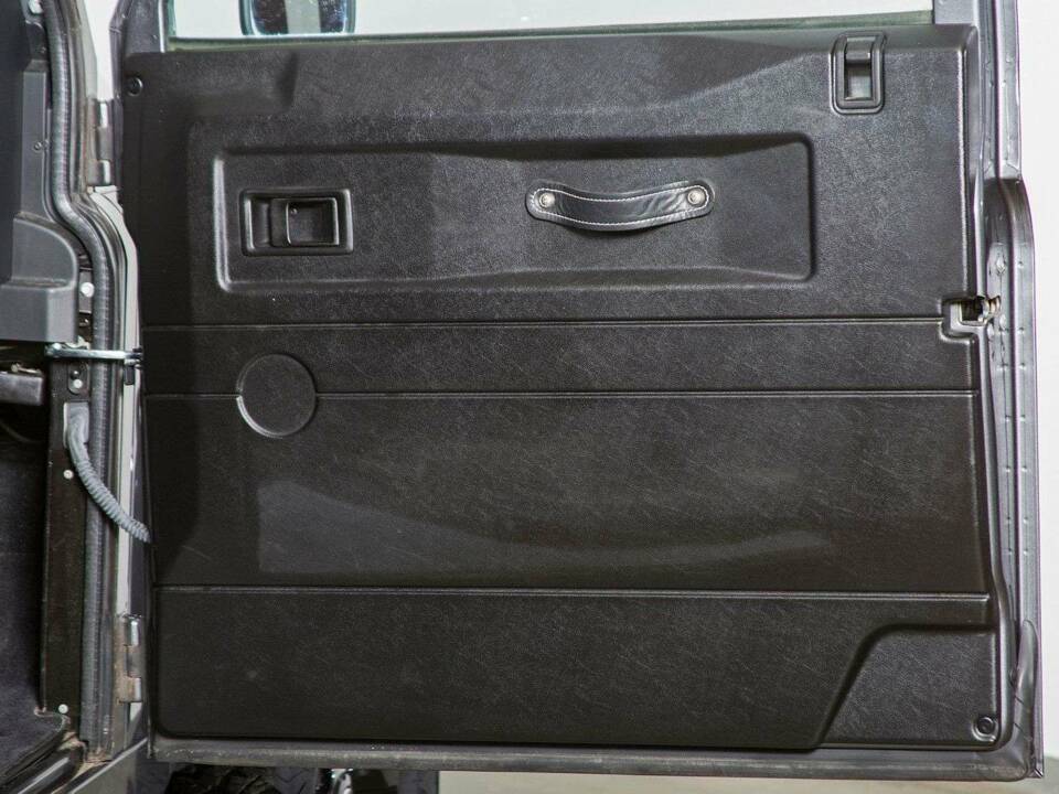 Image 14/20 of Land Rover Defender 110 (2016)