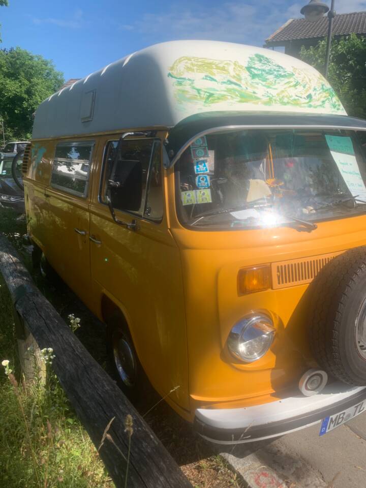 Image 2/12 de Volkswagen T2b minibus (1979)