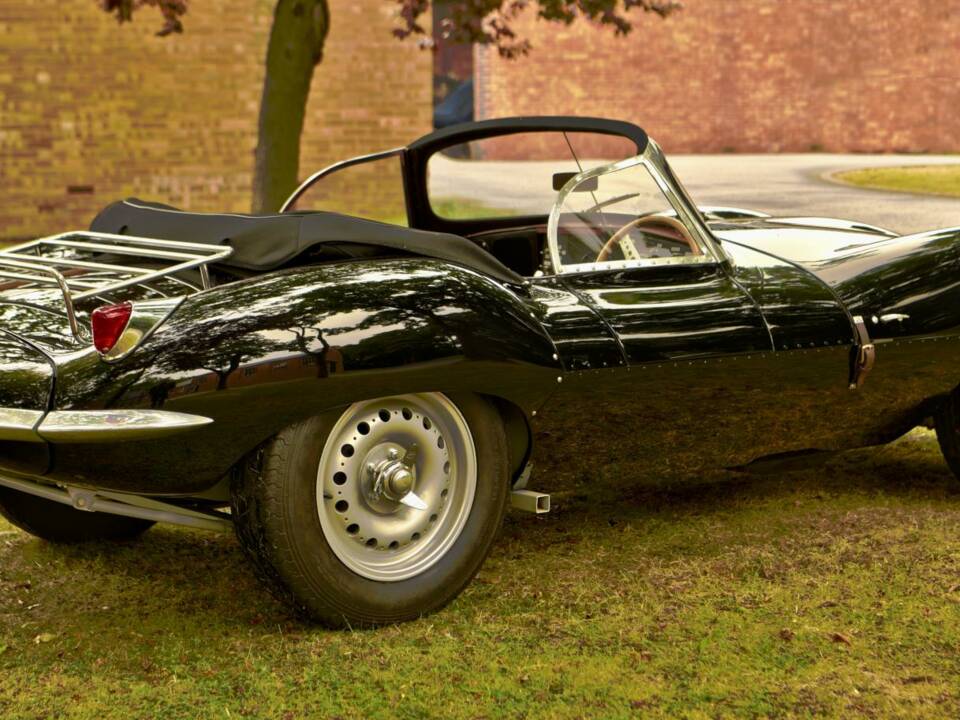 Image 10/50 of Jaguar XK-SS (1967)