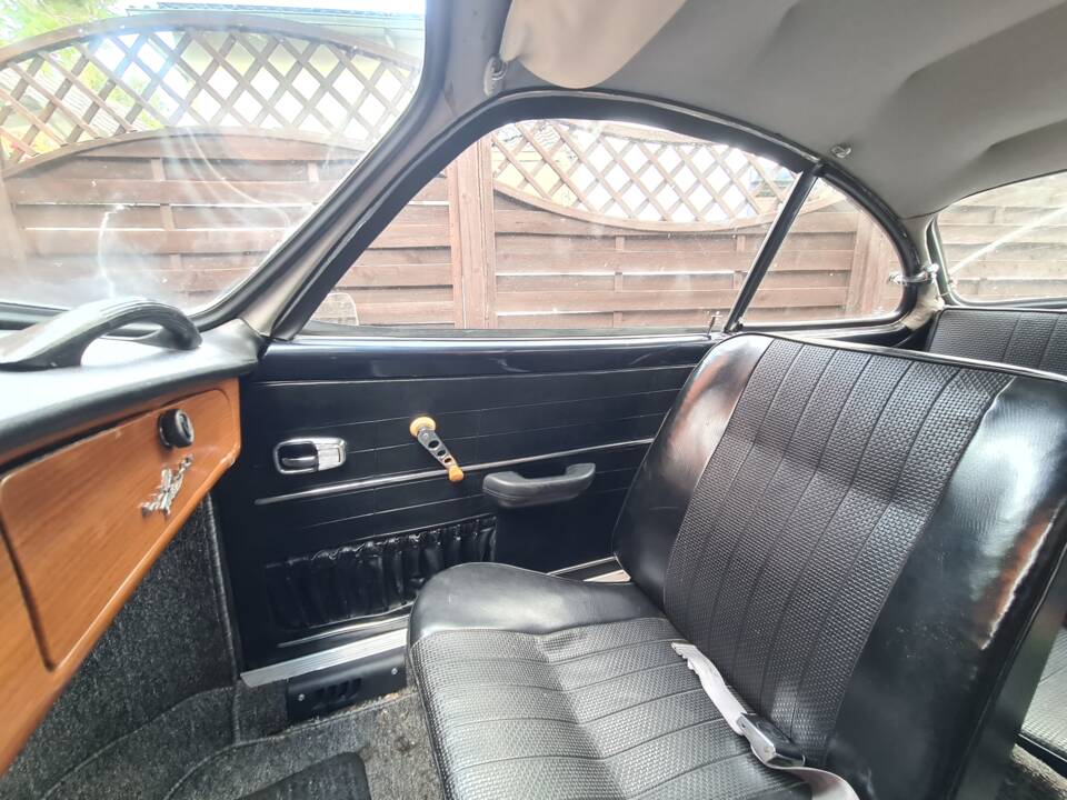 Image 16/27 of Volkswagen Karmann Ghia 1500 (1968)