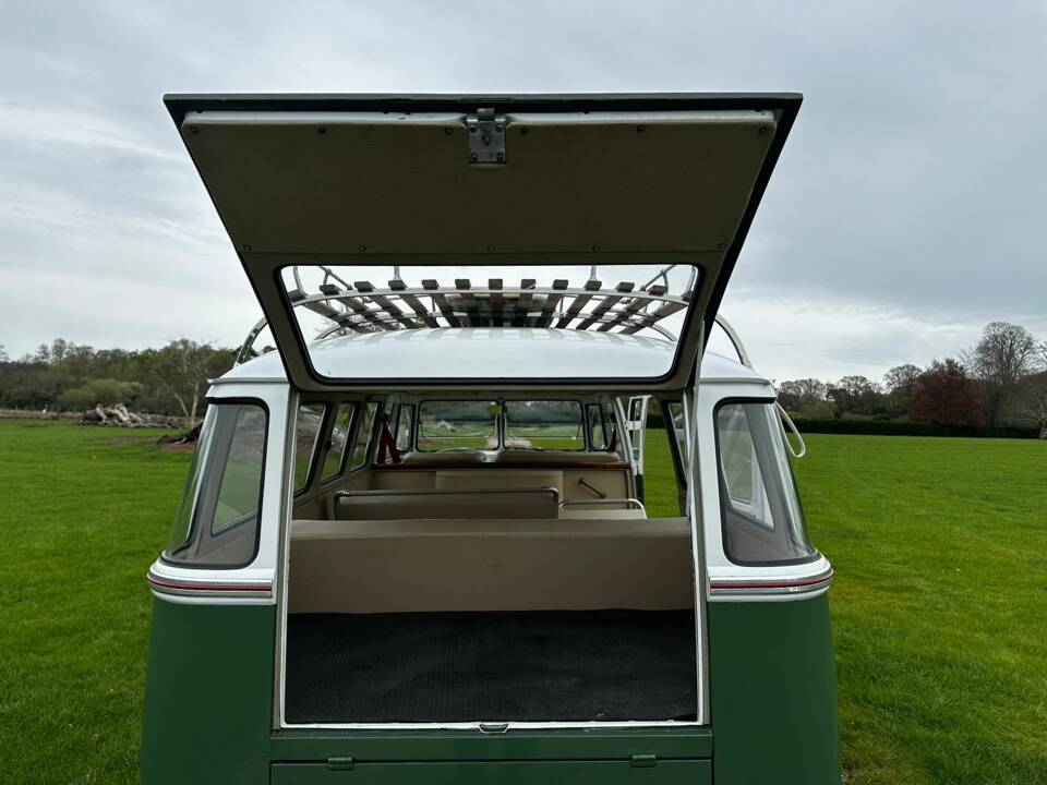 Image 49/60 of Volkswagen T2c Combi (1969)