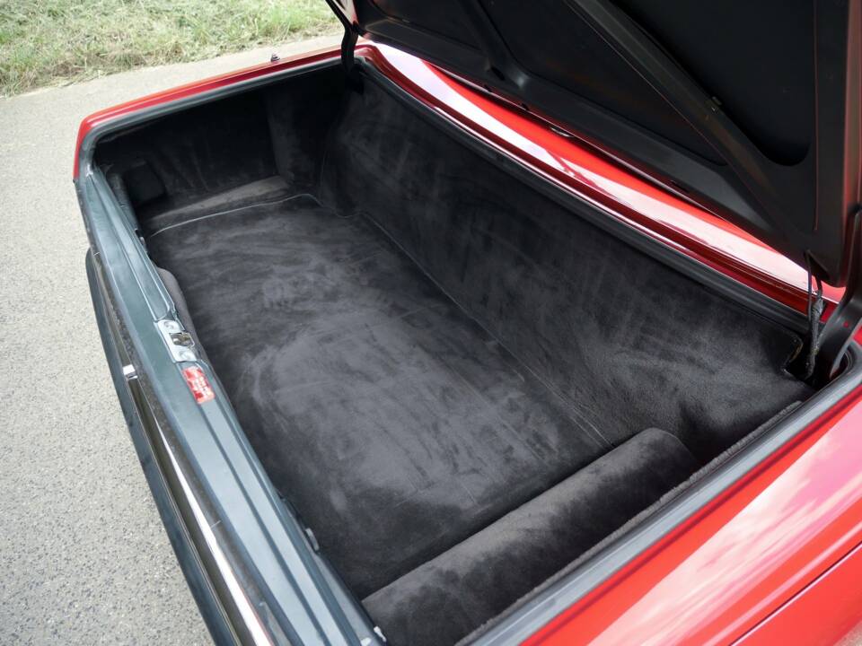 Image 21/27 of Mercedes-Benz 560 SL (1986)