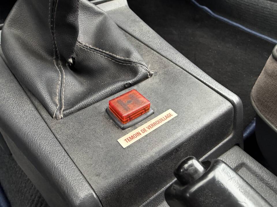 Bild 43/62 von Peugeot 505 Break 4x4 Dangel (1988)