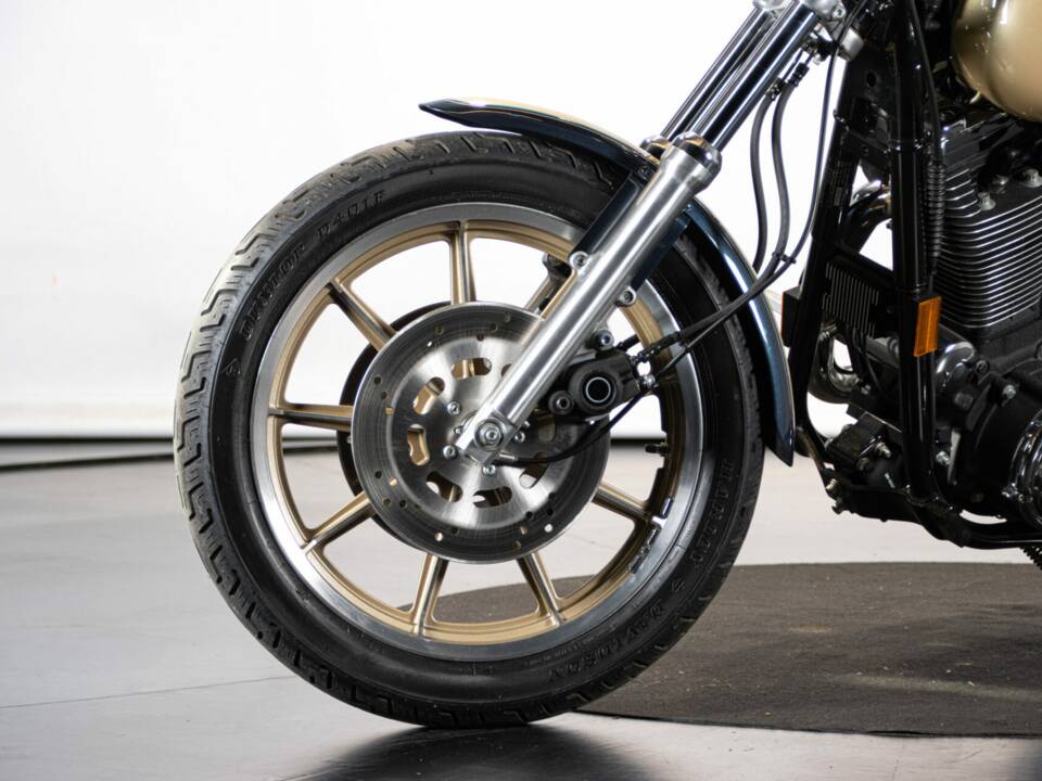 Immagine 37/50 di Harley-Davidson FXDB Dyna Glide Daytona (1992)