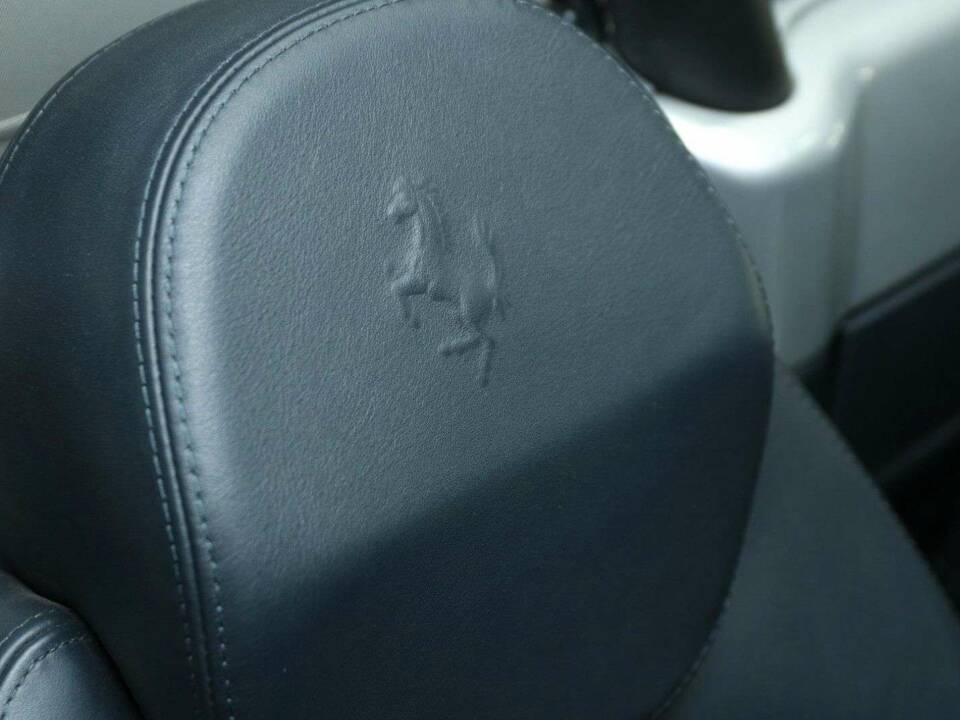 Immagine 26/50 di Ferrari 360 Spider (2003)