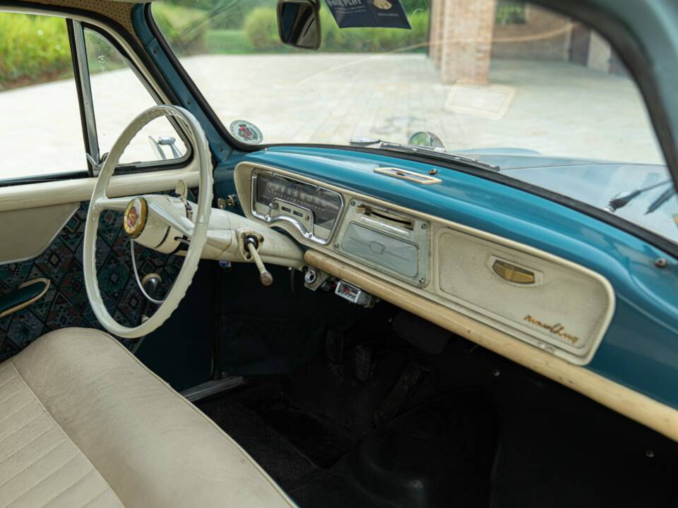 Afbeelding 34/50 van SIMCA Aronde P 60 Monthléry Spéciale (1960)