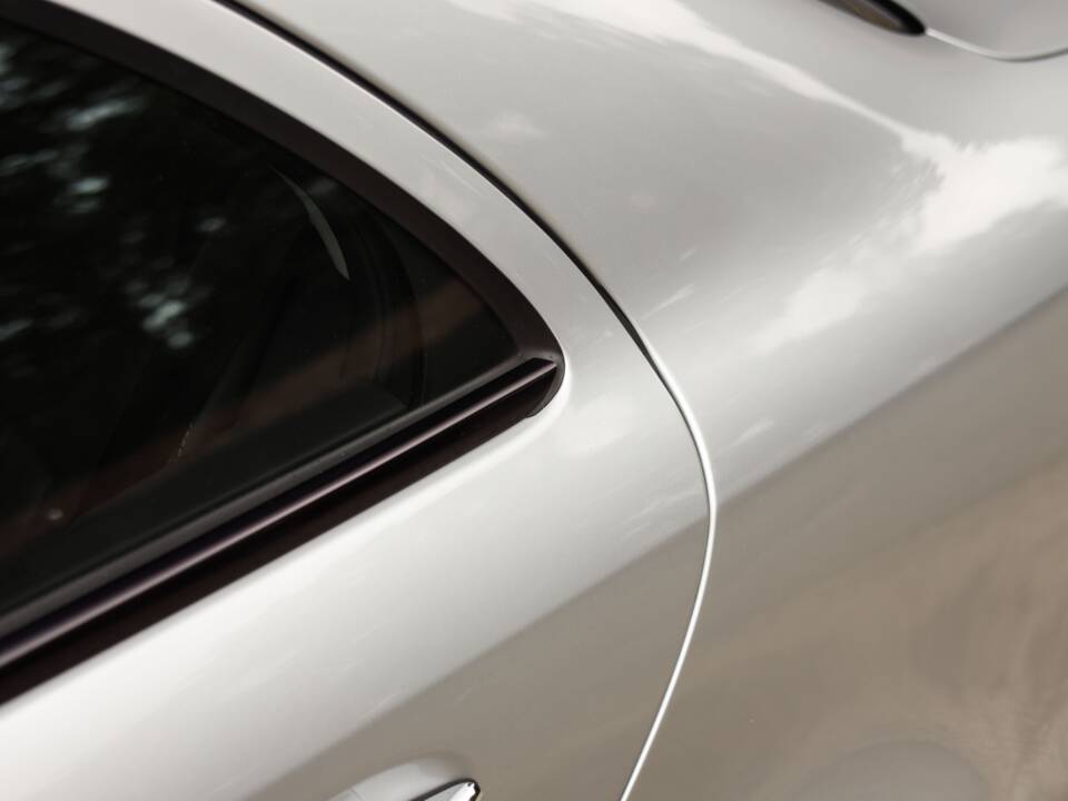 Image 60/72 of Mercedes-Benz E 55 AMG (2002)