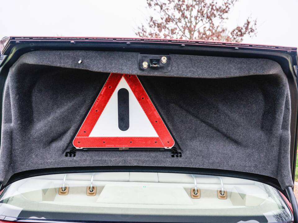 Immagine 45/47 di Mercedes-Benz E 220 (1995)