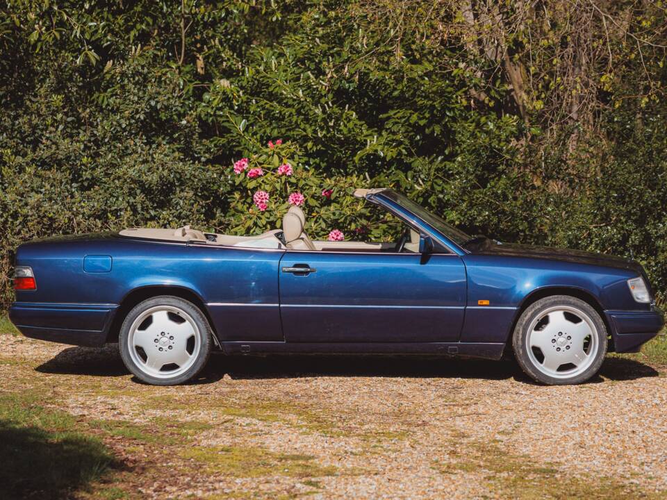 Imagen 2/41 de Mercedes-Benz E 220 (1995)