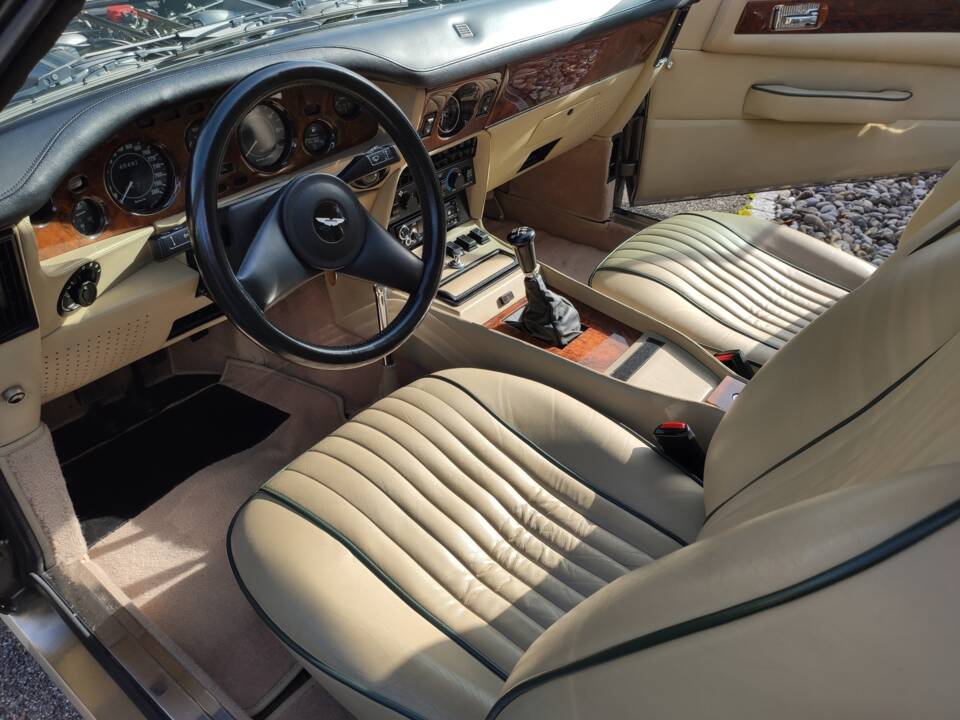 Afbeelding 3/9 van Aston Martin V8 EFi (1988)