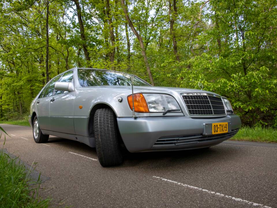 Image 2/59 of Mercedes-Benz 600 SEL (1992)