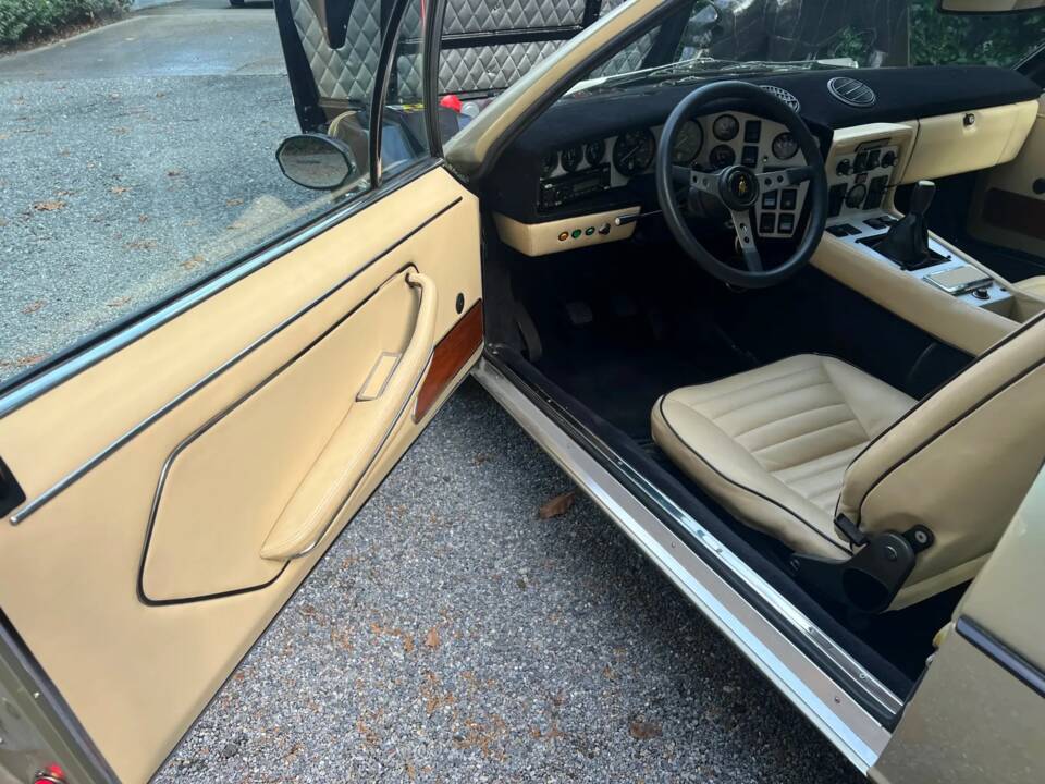 Bild 15/24 von Lamborghini Espada 400 GT (1973)