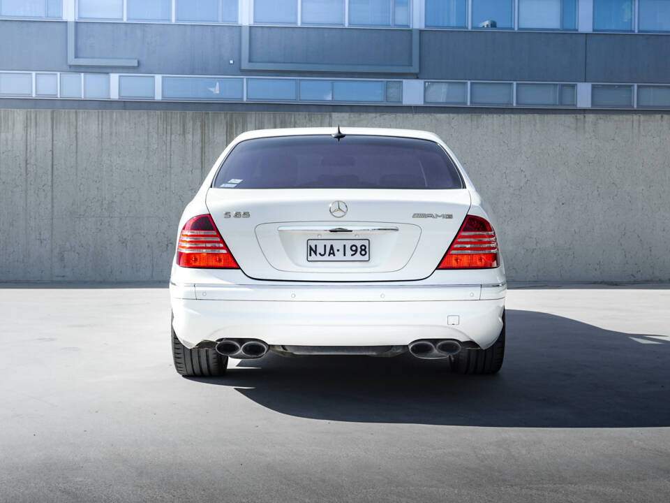 Image 5/51 of Mercedes-Benz S 65 AMG L (2004)