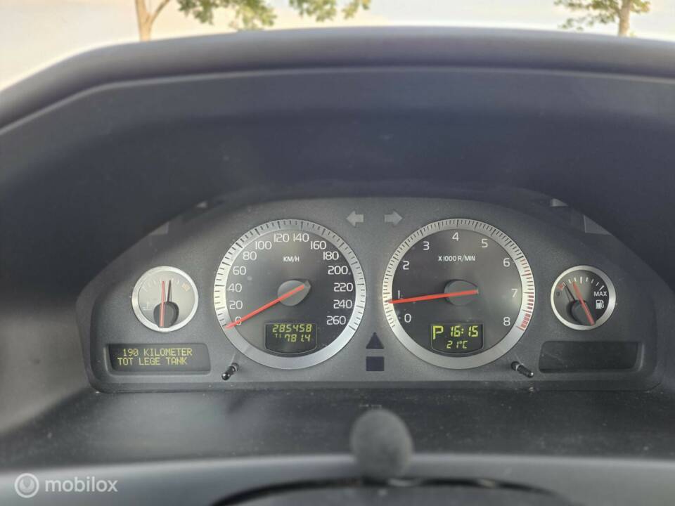 Image 20/29 de Volvo V 70 2.4 (2007)