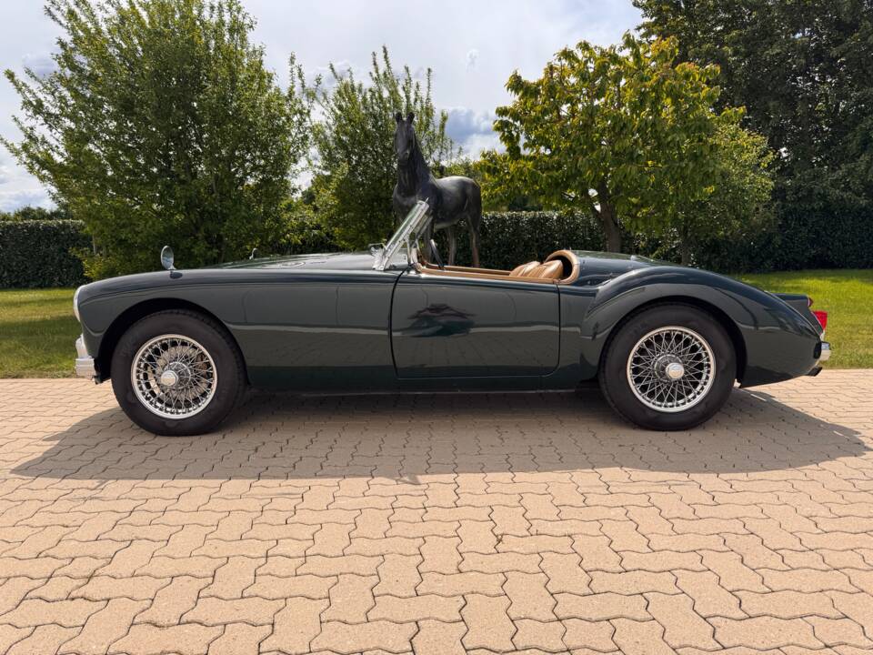 Image 23/79 of MG MGA 1600 (1961)