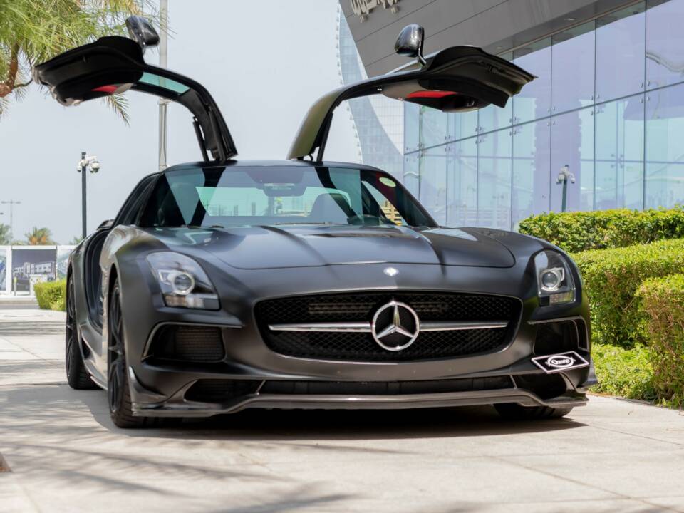 Image 2/32 de Mercedes-Benz SLS AMG Black Series (2014)