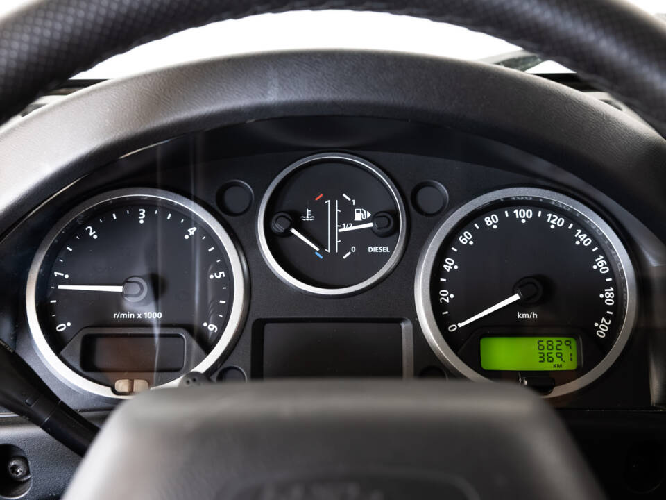 Image 11/36 of Land Rover Defender (2016)