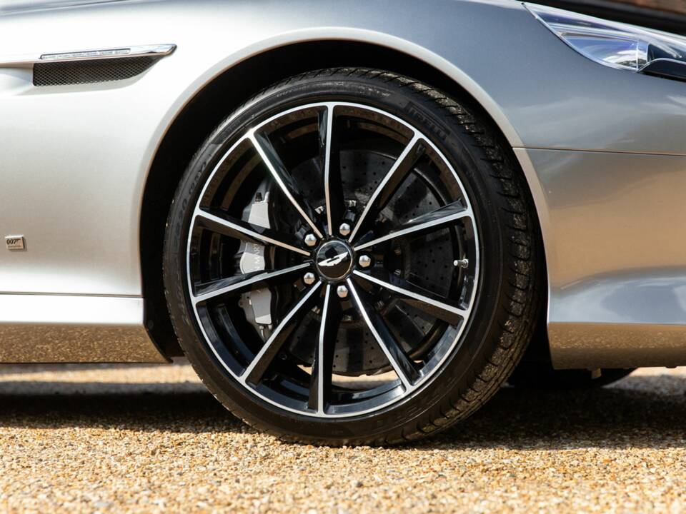 Image 7/50 of Aston Martin DB 9 GT (2015)