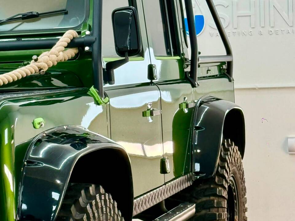 Image 6/31 de Land Rover Defender 110 (2005)