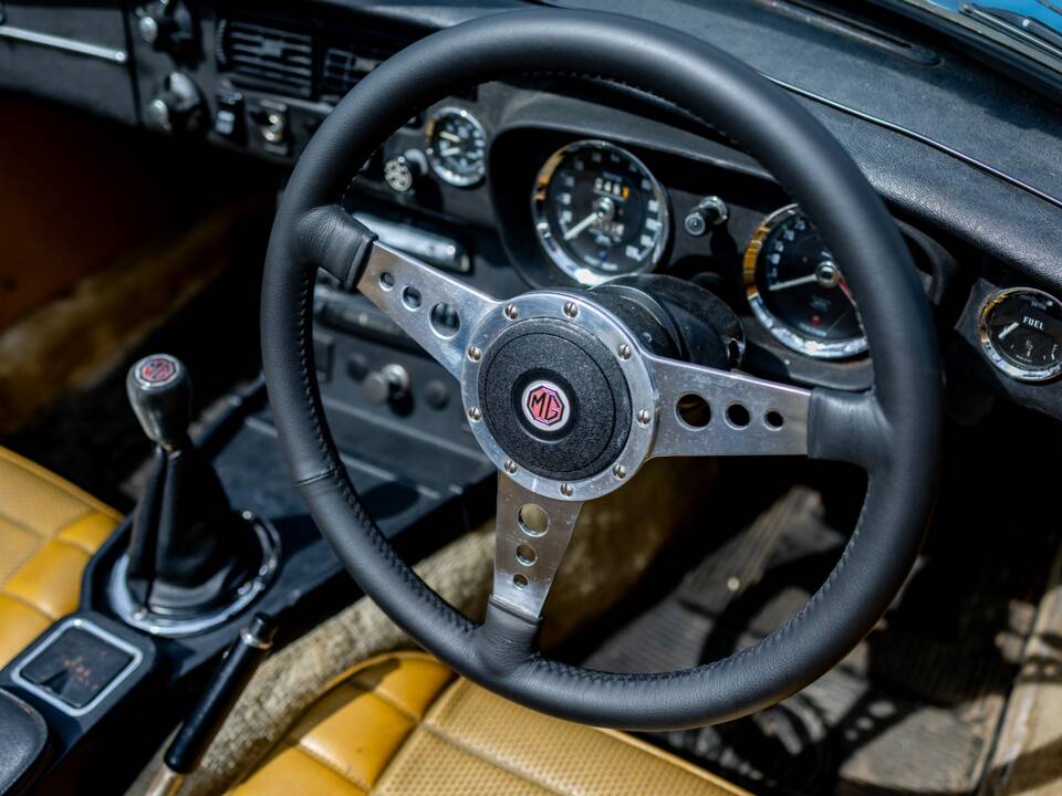 Imagen 35/50 de MG MGB (1973)
