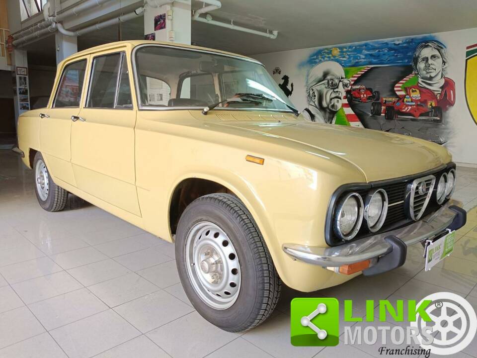 Afbeelding 2/10 van Alfa Romeo Giulia Nuova Super 1300 (1975)