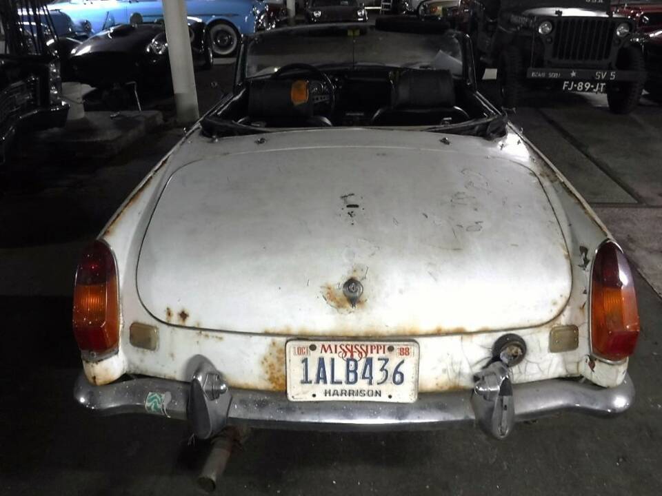 Image 7/41 of MG MGB (1971)