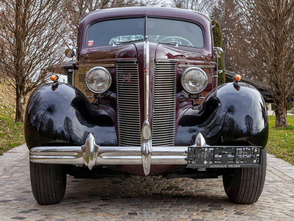 Immagine 1/5 di Buick Century Touring Sedan (1937)
