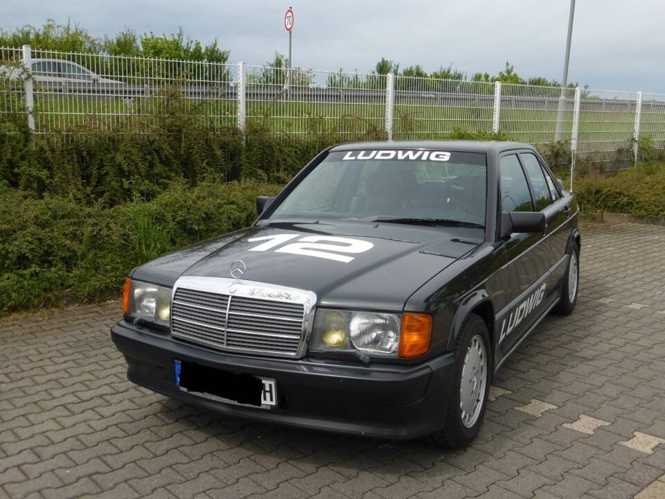 Image 1/8 of Mercedes-Benz 190 E 2.5-16 (1988)