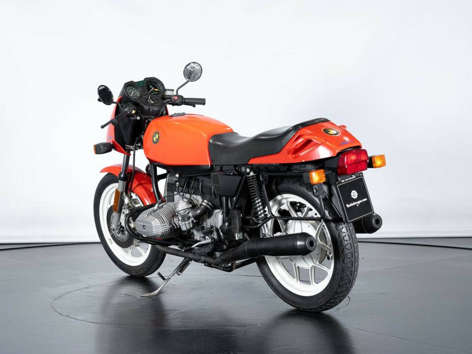 Image 2/37 of BMW R 65 (1983)