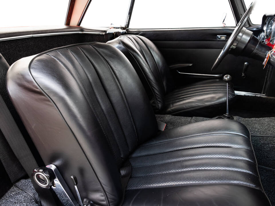 Image 16/30 of Mercedes-Benz 280 SL (1968)