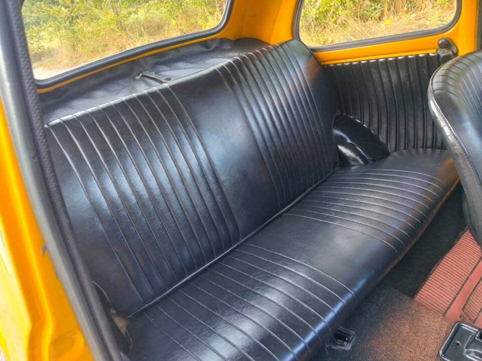 Image 18/33 of FIAT 500 L (1970)