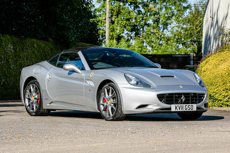 Image 28/44 de Ferrari California (2011)