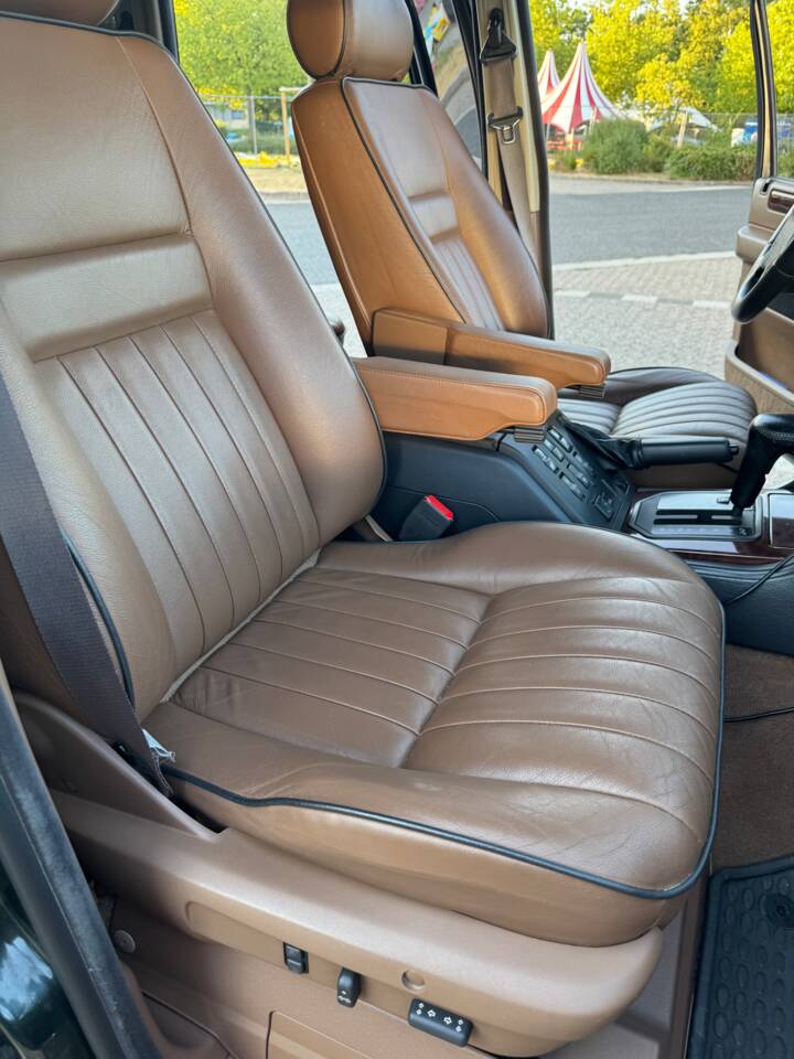 Bild 12/28 von Land Rover Range Rover 4.6 HSE (1998)