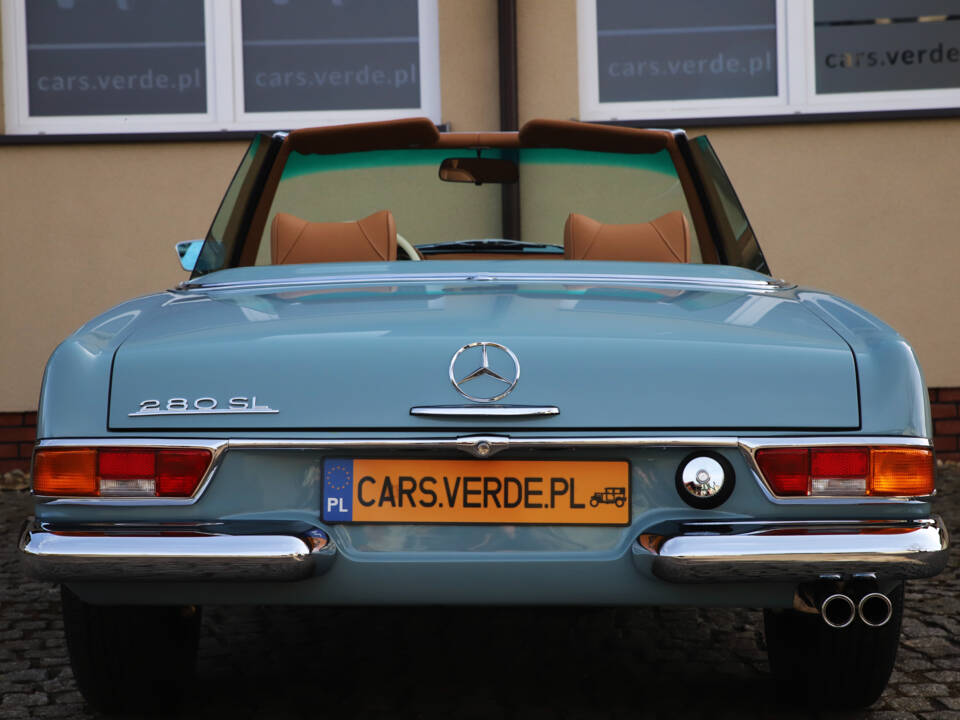 Afbeelding 3/40 van Mercedes-Benz 280 SL (1970)