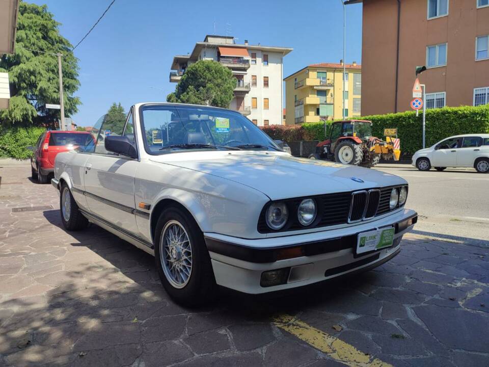 Image 2/10 of BMW 318i (1992)