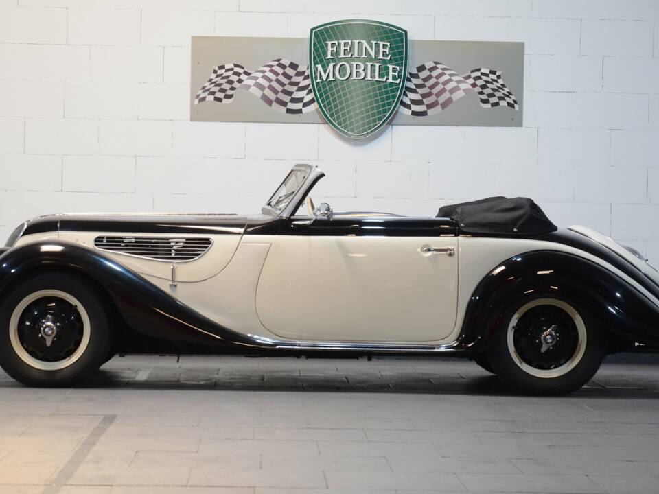 Image 2/33 de BMW 327 (1940)