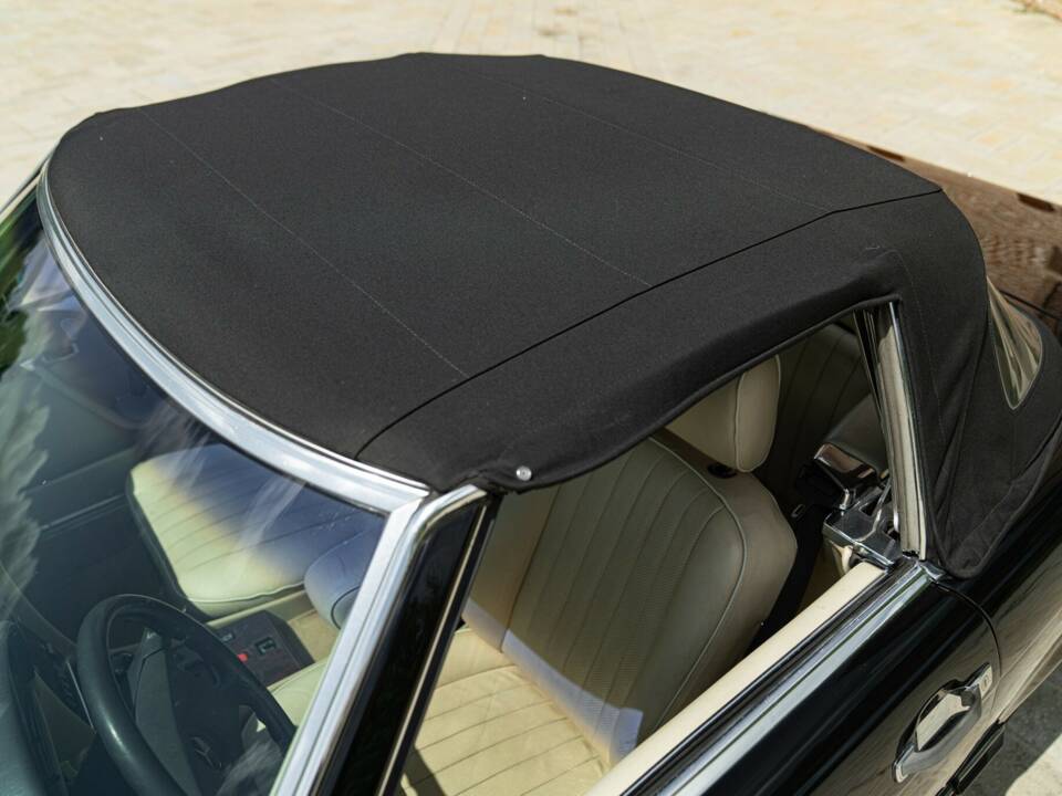 Image 21/50 of Mercedes-Benz 300 SL (1986)