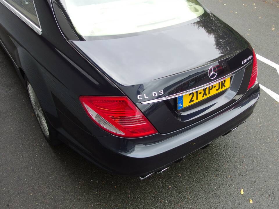 Bild 14/49 von Mercedes-Benz CL 63 AMG (2007)