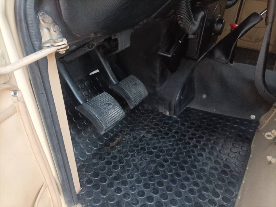 Bild 14/27 von Land Rover 88 (1978)