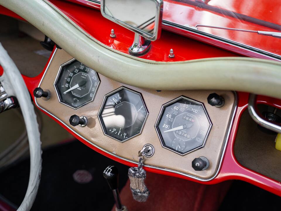 Bild 27/34 von MG TF (1956)