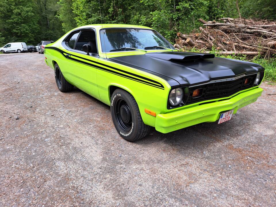 Image 7/10 of Plymouth Duster (1973)