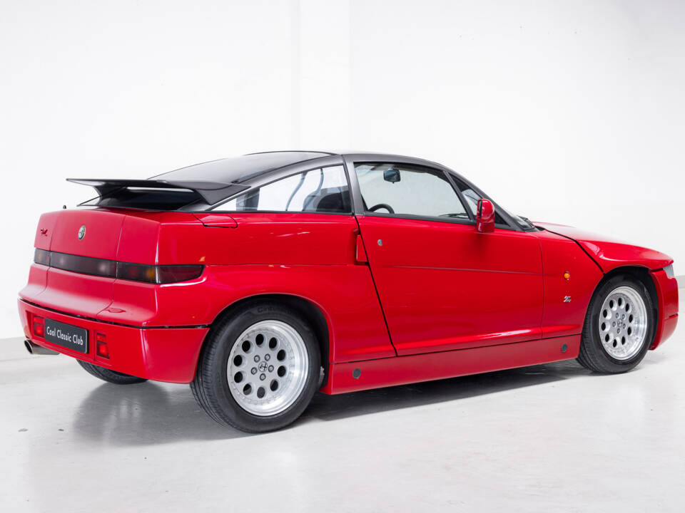 Image 32/32 de Alfa Romeo SZ (1994)