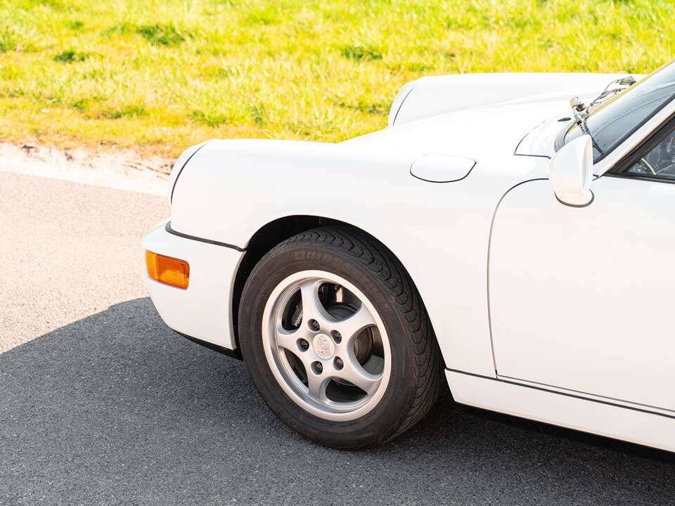 Image 7/48 of Porsche 911 Carrera 4 (1992)